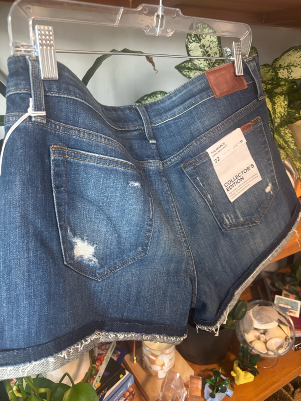 Joe’s Jeans The Markie Dark Blue Frayed Hem Denim Shorts | Size 32 - Picture 7 of 7
